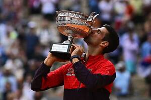 [VIDEO] Empleados del hotel donde se hospedó despidieron al ganador de Roland Garros