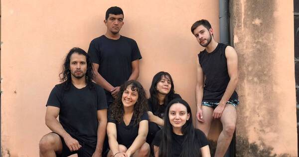 La Nación / “Cuando sale la luna”: una obra que explora el cuerpo humano como recurso teatral