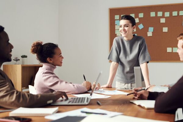 Hoja de ruta para potenciar el liderazgo femenino en una empresa
