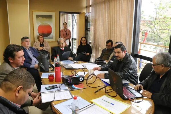Ediles de Caapucú ratifican pedido de intervención - Política - ABC Color