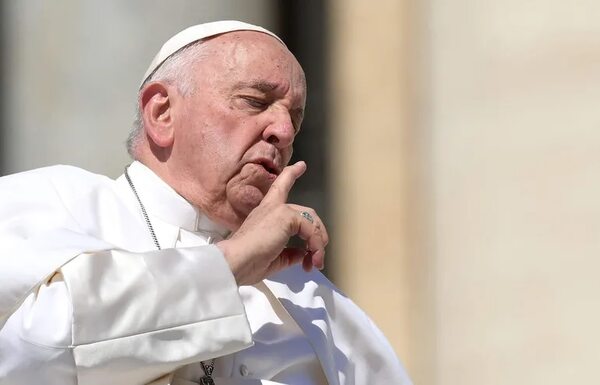 Papa Francisco continúa mejorando y abandonará el hospital en “los próximos días” - Mundo - ABC Color