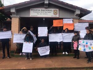 Familiares y amigos se movilizan para pedir justicia por joven asesinada