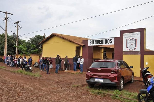 Tras resolución del MEC, el Colegio Nacional Rebeca Alen oficializó nivel medio - Oasis FM 94.3