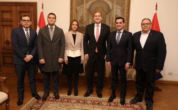Ministros entrantes y salientes se reunieron para avanzar en la transición - El Trueno
