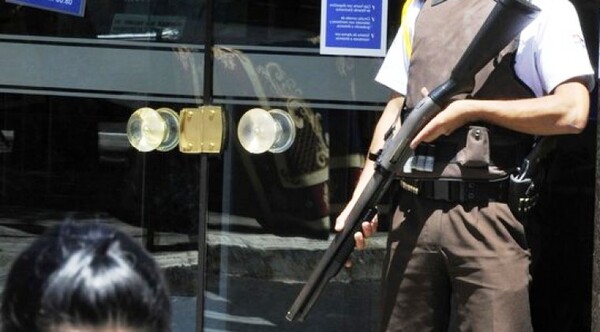 GUARDIA DE SEGURIDAD: EMPLEO DE ALTO RIESGO Y PRECARIAS CONDICIONES - La Voz del Norte