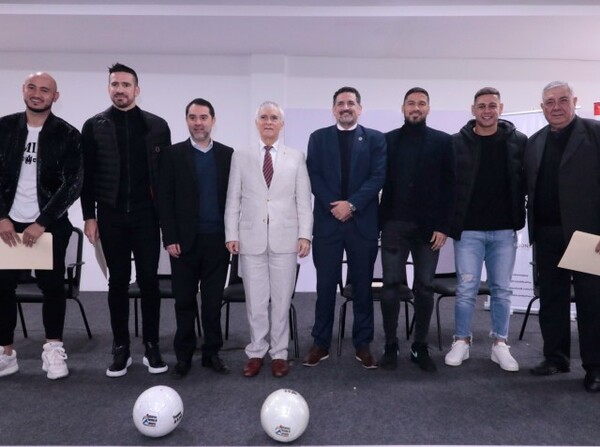 El fútbol une a México y Paraguay - APF