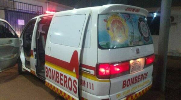 Bebé no quiso esperar: Bombero hizo de "partero" en plena calle en la fría madrugada