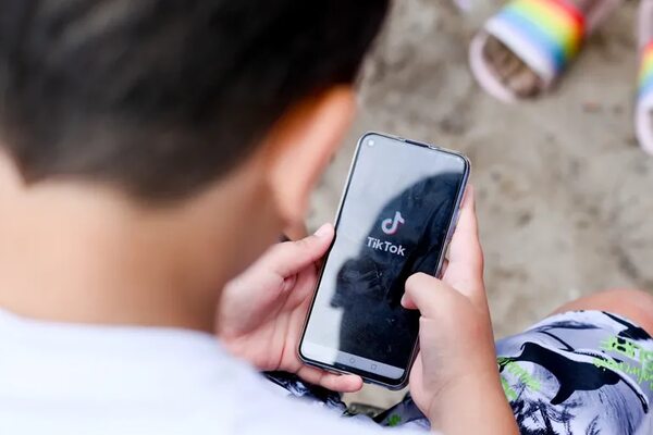 Cada vez más jóvenes usan TikTok como fuente de información - Mundo - ABC Color
