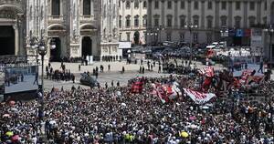 La Nación / Masiva concurrencia en funeral de Silvio Berlusconi