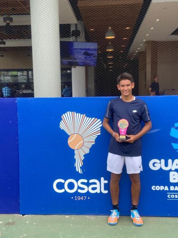 Alex Santino Nuñez inició con éxito la gira europea de COSAT - La Tribuna