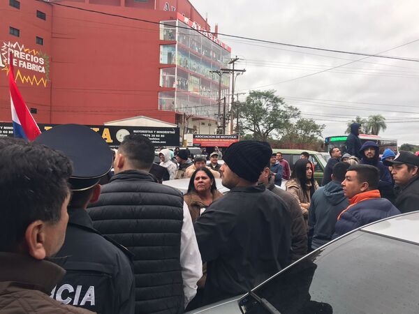 Exigen paso fluido en el Puente Internacional San Roque González de Santa Cruz