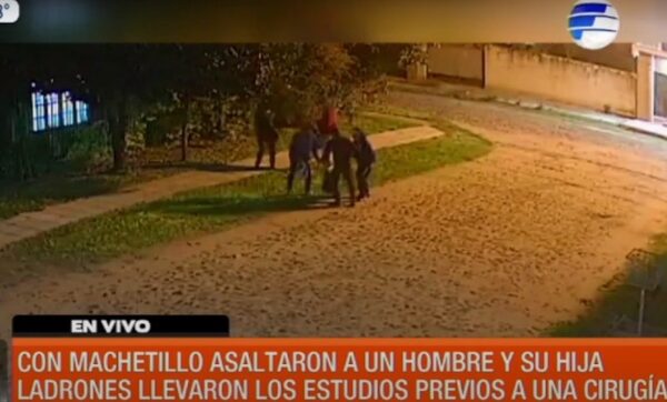Con machetillo asaltaron a una mujer y su padre | Telefuturo