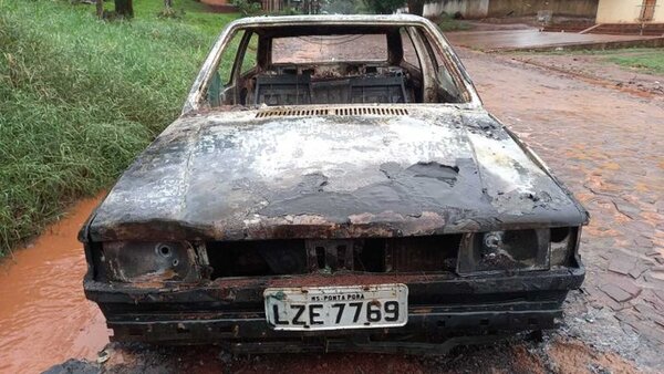 Vehículo se incendia tras fuga de combustible en Pedro Juan Caballero