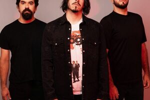 Kuazar presenta en Hybrid Power la fusión de sonidos con un fuerte y directo mensaje en la portada