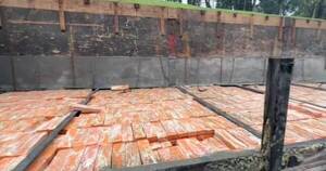 La Nación / En Foz incautan camión con 2.000 kilos de marihuana en el Puente de la Amistad
