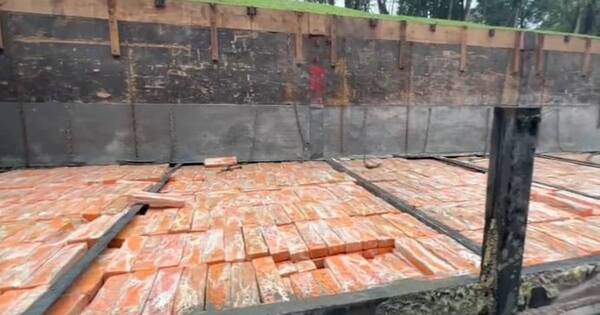 La Nación / En Foz incautan camión con 2.000 kilos de marihuana en el Puente de la Amistad