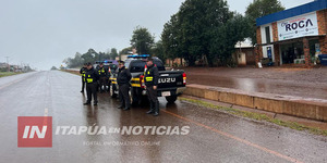 PATRULLA CAMINERA ENTREGA NOTIFICACIONES PARA DESALOJO DE CASILLAS SOBRE RUTAS - Itapúa Noticias