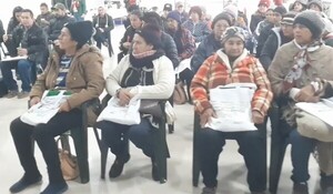 Feriantes de San Pedro son capacitados para mejorar la comercialización de sus productos - trece