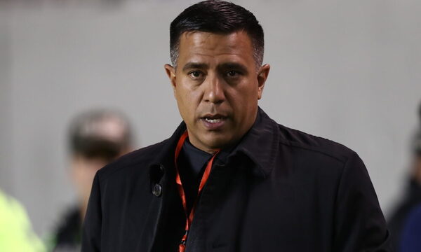César Farías: entrenador de Aucas recibe una dura sanción, un año y dos meses afuera de las canchas