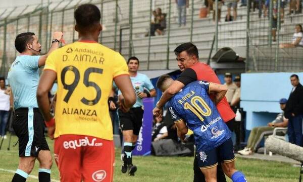Farías recibe ejemplar sanción por su agresión a dos peloteros rivales