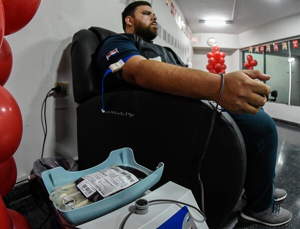 Donar sangre es dar vida: Salud reconoce a los donantes de sangre en su día - Unicanal