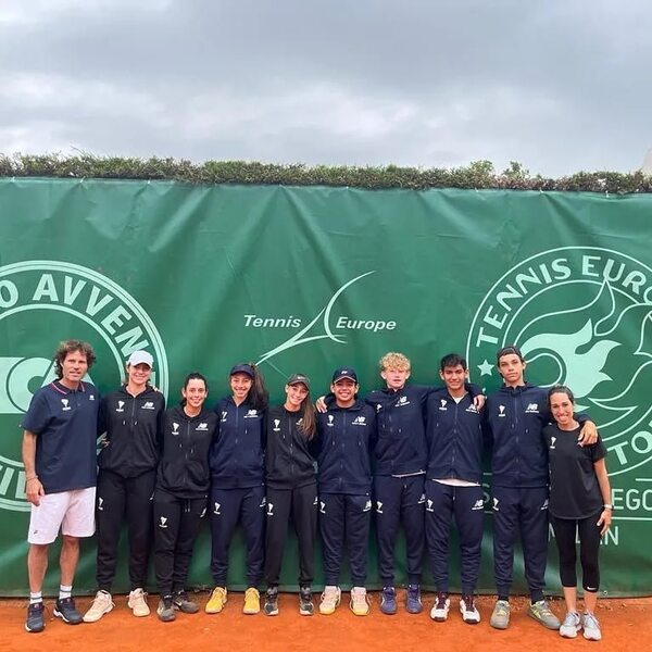 Tenis: Gira Europea de menores - Polideportivo - ABC Color