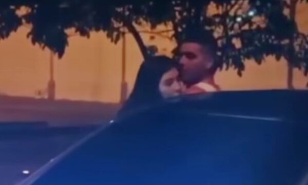 (VIDEO)¡Escándalo en Itá! Pilló a su novio con otra y se armó guarará