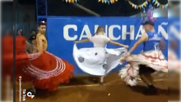 [VIDEO] ¿Y qué tal el piki en tu barrio? Pikiseros bailaron vestidos de paraguayas