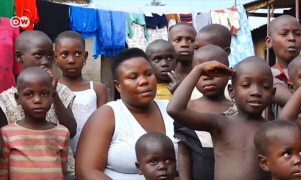 La mujer más fértil del planeta: 45 hijos con 43 años