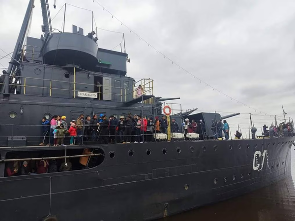 Cañonero Paraguay regresa a Asunción
