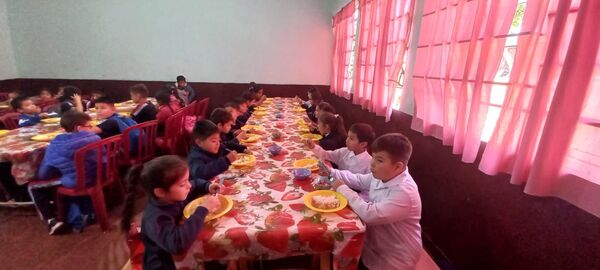 Programa de almuerzo escolar beneficia a más de 2800 estudiantes en Encarnación
