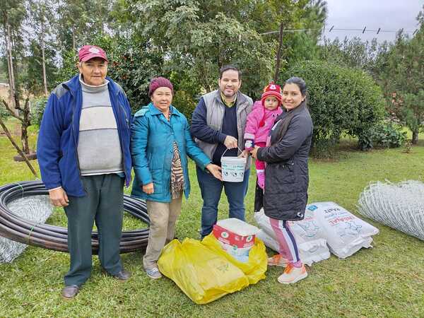 ENTREGAN INSUMOS A PRODUCTORES DE LA ZONA DE MBURICÁ EN CAMBYRETÁ