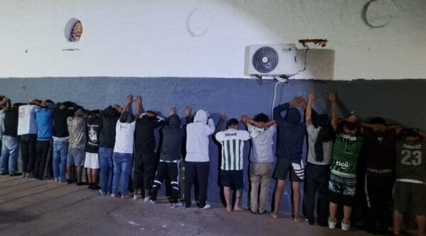 Diario HOY | Colombianos detenidos denuncian que fueron robados por la policía