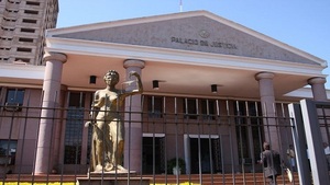 Condenan a 13 años de prisión a hombre que intentó matar a su pareja - Noticias Paraguay