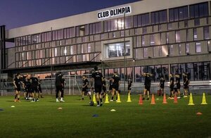 Plantel de Olimpia, de retorno a la Villa - Fútbol - ABC Color