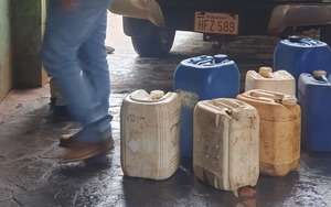 Diario HOY | Más de 1.600 litros de combustible de contrabando en una vivienda