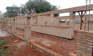 Cano abandona obra en escuela y deja a cientos de niños sin aulas en medio de la lluvia y el frío – Diario TNPRESS