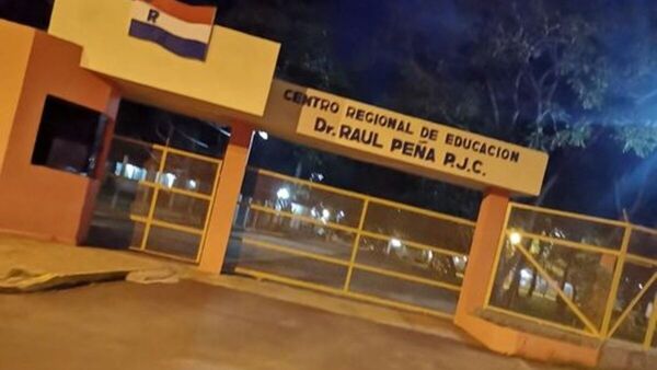Denuncia que directora se burló de su hijo