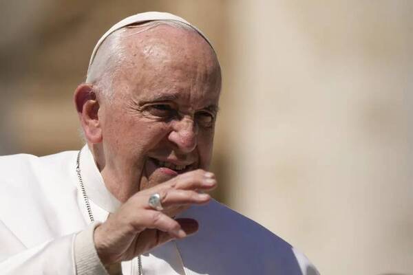 El Papa Francisco fue dado de alta tras su operación por hernia abdominal | OnLivePy