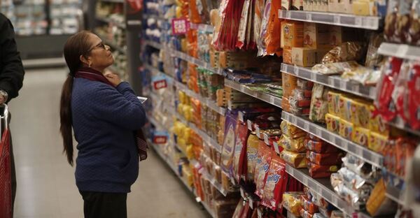 Confianza del consumidor se mantiene en zona de optimismo
