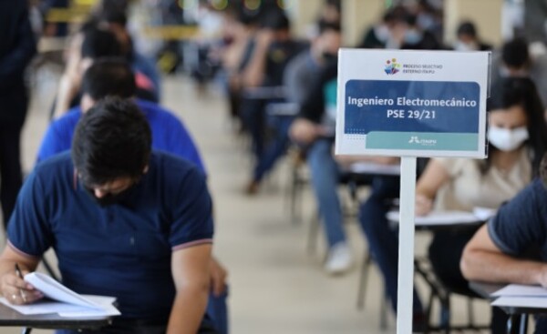 Vacancias en Itaipu: Más de 14.000 personas rendirán mañana