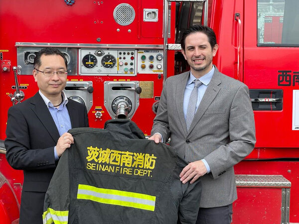 Bomberos de Paraguay recibirán donación de 10 vehículos uniformes de Japón - .::Agencia IP::.