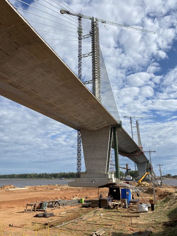 Armaq brinda soluciones de andamiaje y acceso a las obras del Puente Héroes del Chaco