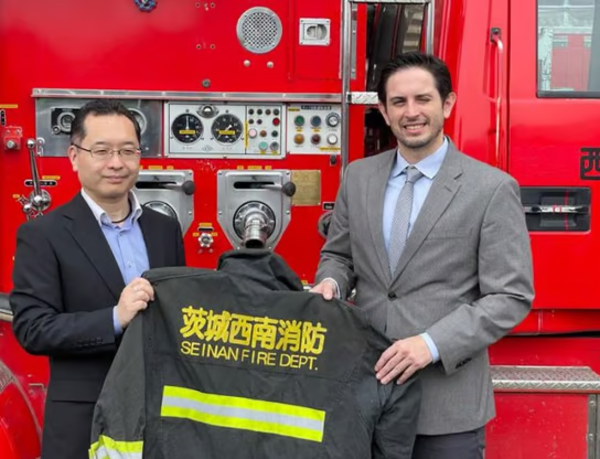 Japón donó vehículos y uniformes a los bomberos voluntarios de Paraguay