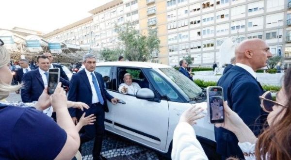 Papa Francisco está de alta médica tras operación abdominal - ADN Digital