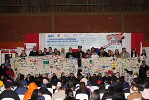 Estudiantes y padres participan de foro contra el abuso y explotación infantil - Unicanal