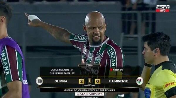 [VIDEO] El jugador que siempre se hace del “Gallito” arrugó ante el apriete de la barra de su club