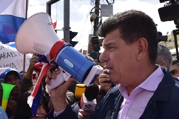 Alegre y cinco senadores se reunirán mañana en Villa Elisa - Política - ABC Color