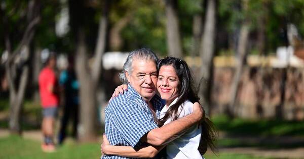 La Nación / Papás de atletas especiales: amor incondicional