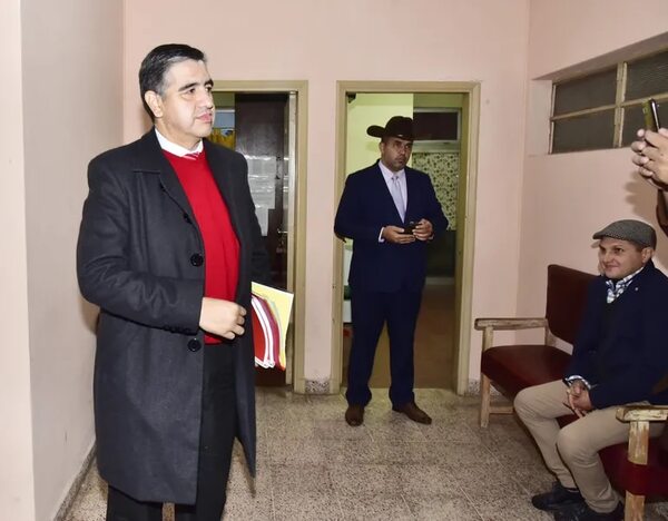 Tribunal de ANR define si expulsa a dirigente que criticó a Horacio Cartes - Política - ABC Color